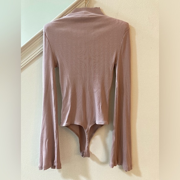 Express Ribbed Bodysuit Snap Bell Sleeves Pink Size Small - Picture 2 of 7